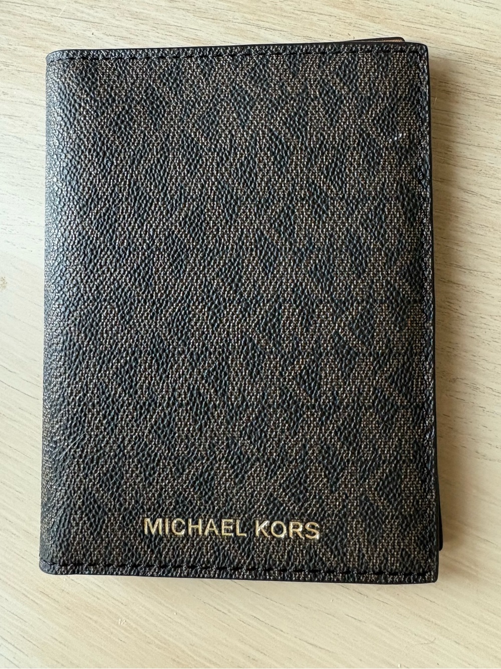 Michael Kors Jet Set Signature Logo Passport Wallet